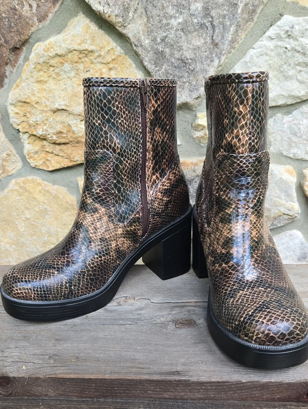 Urban Outfitters Brown Faux Snakeskin Chunky Heel Platform Boots Size 8 Animal